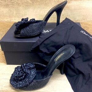 Dolce & Gabbana Black Raffia Flower Embellished Mule Sandals